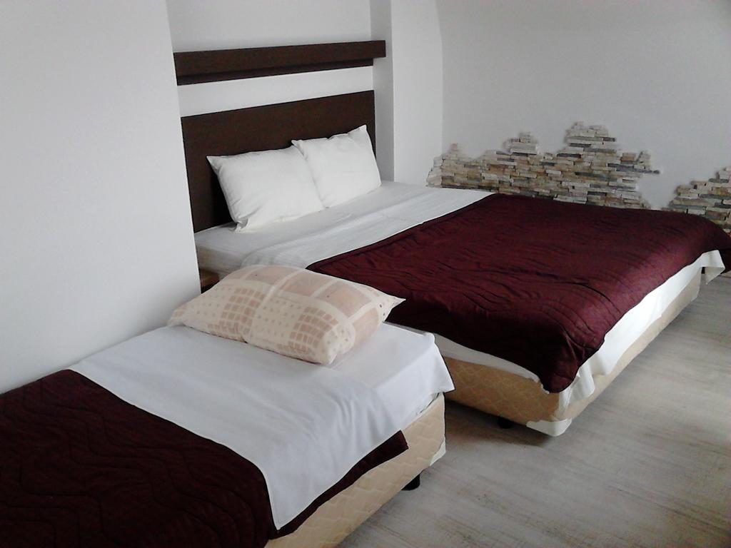 Prenociste Konstantin 2008 Hotel Ni Cameră foto