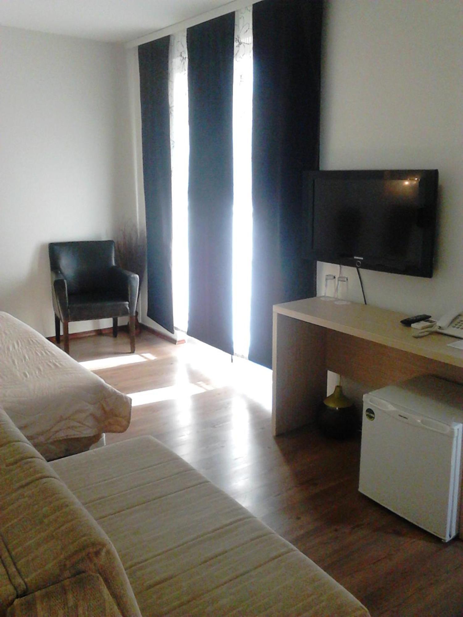 Prenociste Konstantin 2008 Hotel Ni Cameră foto