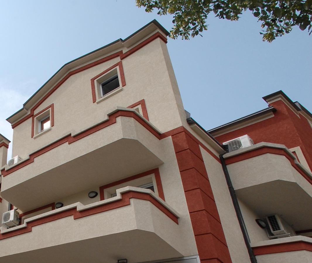 Prenociste Konstantin 2008 Hotel Ni Exterior foto