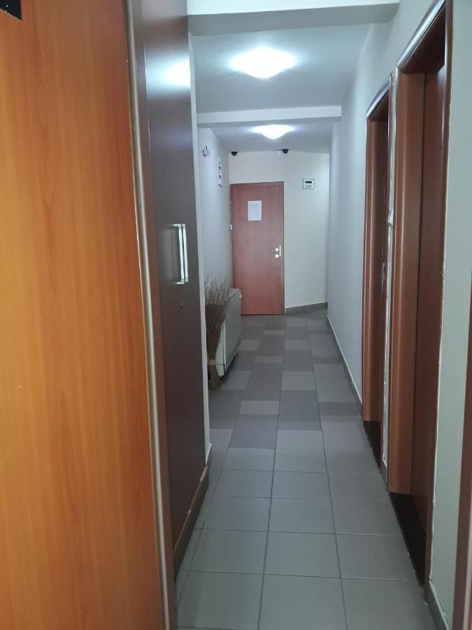 Prenociste Konstantin 2008 Hotel Ni Exterior foto